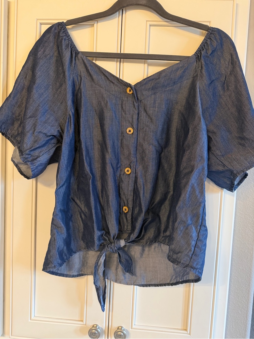 Ava James Chambray Blue Tie-Front Blouse Top Size L